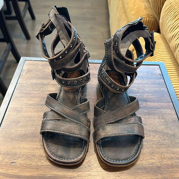 Freebird by Steven Saylor (Sydney) sandals. Never worn. Size 9 - Picture 1 of 6